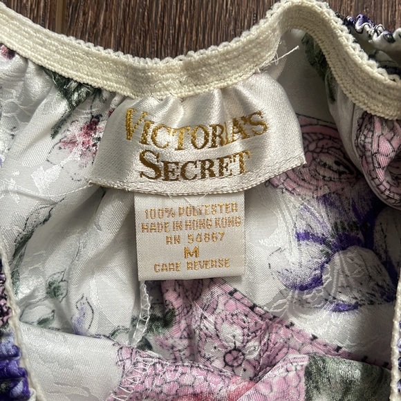 Victoria’s secret’s bottom - Picture 2 of 6